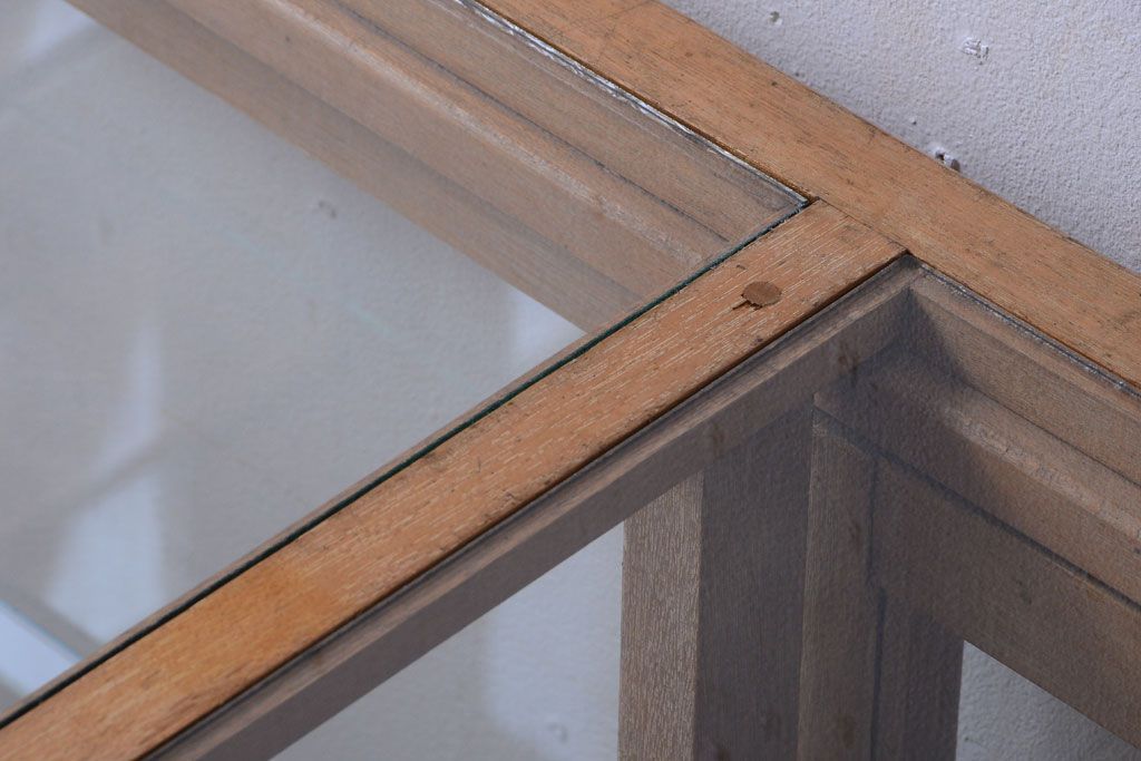 レトロ家具　昭和レトロ　古い木製のシンプルなアンティークガラスケース(ショーケース)(2)