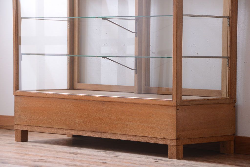 レトロ家具　昭和レトロ　古い木製のシンプルなアンティークガラスケース(ショーケース)(2)