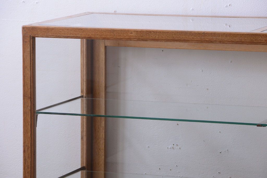 レトロ家具　昭和レトロ　古い木製のシンプルなアンティークガラスケース(ショーケース)(2)