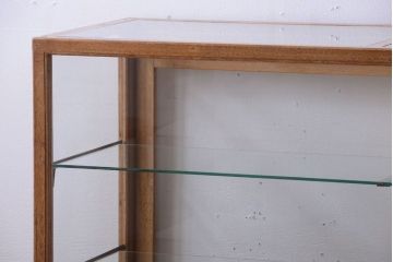 レトロ家具　昭和レトロ　古い木製のシンプルなアンティークガラスケース(ショーケース)(2)