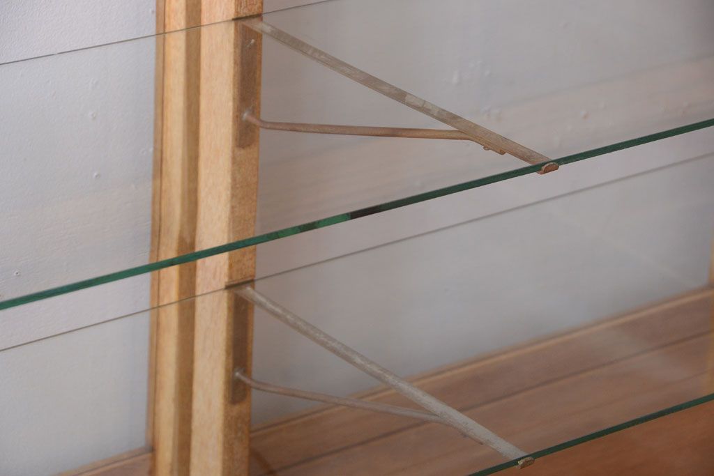 レトロ家具　昭和レトロ　古い木製のシンプルなアンティークガラスケース(ショーケース)(2)