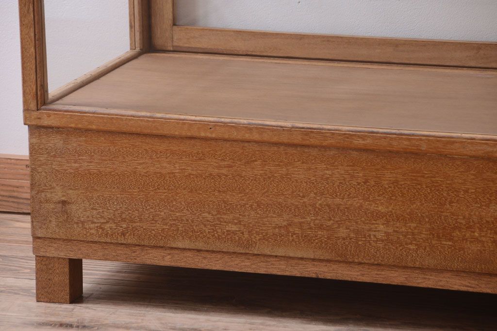 レトロ家具　昭和レトロ　古い木製のシンプルなアンティークガラスケース(ショーケース)(2)