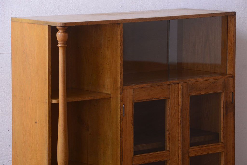 レトロ家具　昭和レトロ　引き出し・飾り棚・戸棚付き!アンティーク本箱