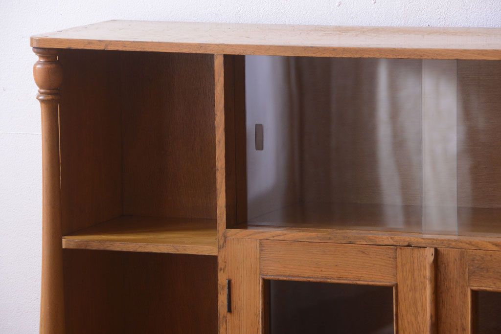 レトロ家具　昭和レトロ　引き出し・飾り棚・戸棚付き!アンティーク本箱