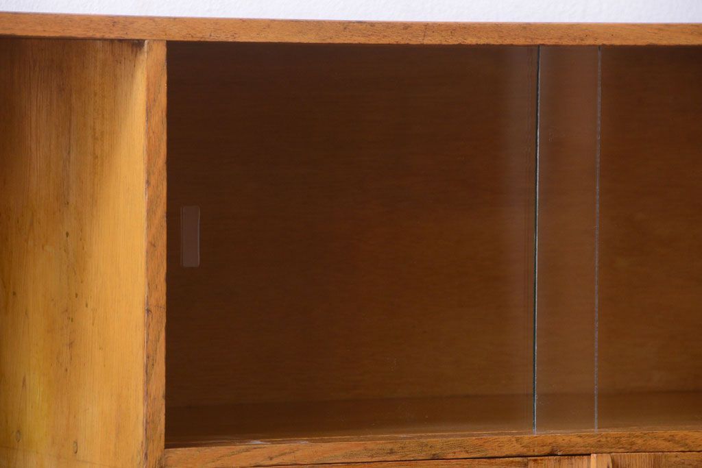 レトロ家具　昭和レトロ　引き出し・飾り棚・戸棚付き!アンティーク本箱