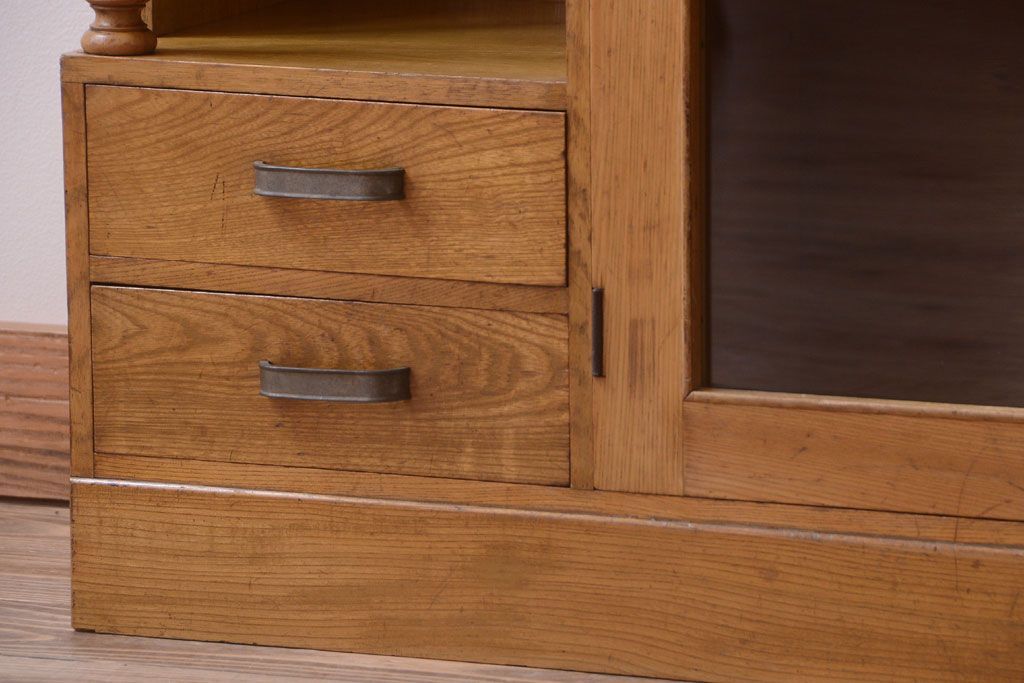 レトロ家具　昭和レトロ　引き出し・飾り棚・戸棚付き!アンティーク本箱