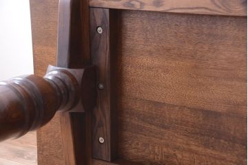 ヴィンテージ家具　イギリスビンテージ　オーク材!ブルボーズレッグダイニングテーブル
