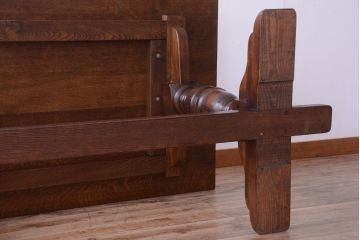 ヴィンテージ家具　イギリスビンテージ　オーク材!ブルボーズレッグダイニングテーブル