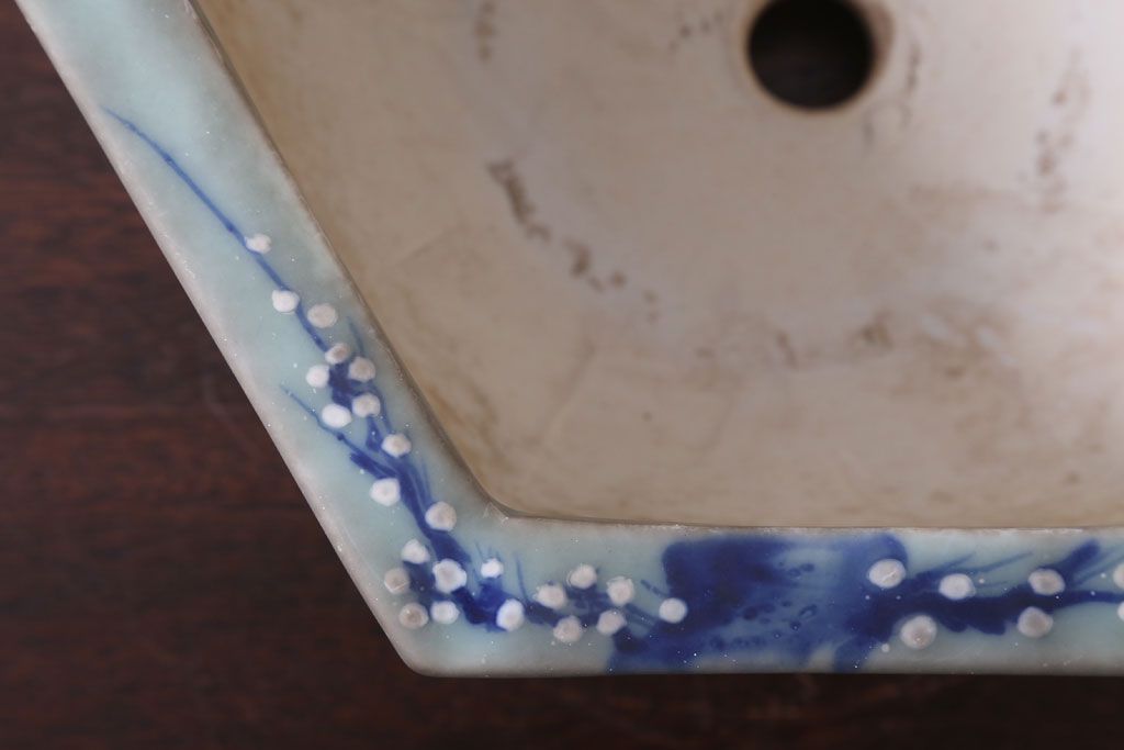 アンティーク雑貨　古民具・骨董　梅の図　青磁植木鉢　六角型(1)