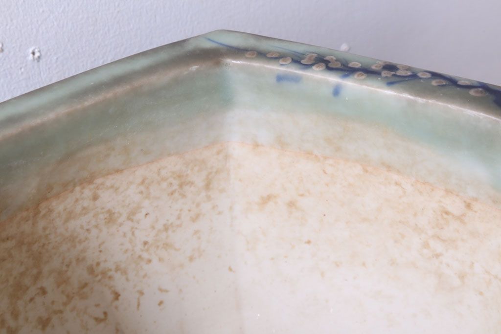 アンティーク雑貨　古民具・骨董　梅の図　青磁植木鉢　六角型(1)