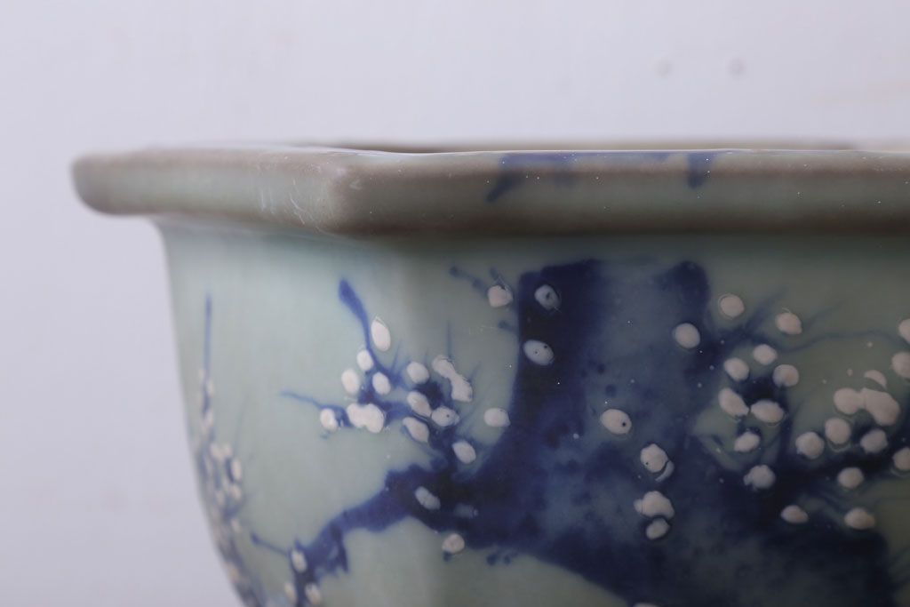 アンティーク雑貨　古民具・骨董　梅の図　青磁植木鉢　六角型(1)