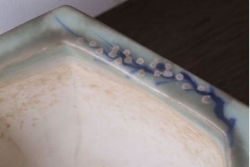 アンティーク雑貨　古民具・骨董　梅の図　青磁植木鉢　六角型(1)