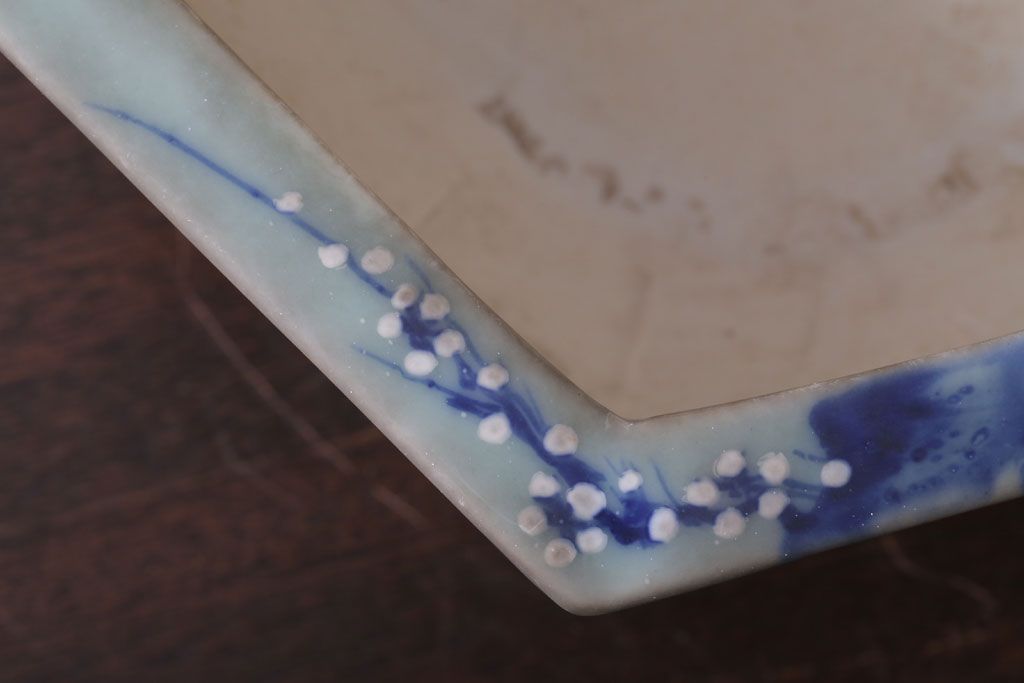 アンティーク雑貨　古民具・骨董　梅の図　青磁植木鉢　六角型(1)