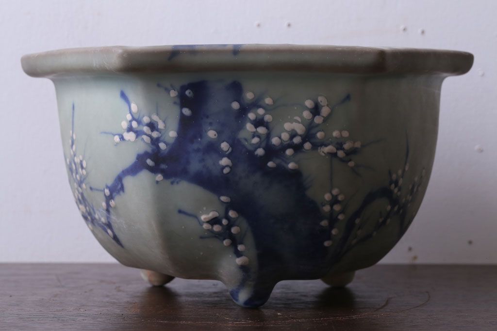 アンティーク雑貨　古民具・骨董　梅の図　青磁植木鉢　六角型(1)