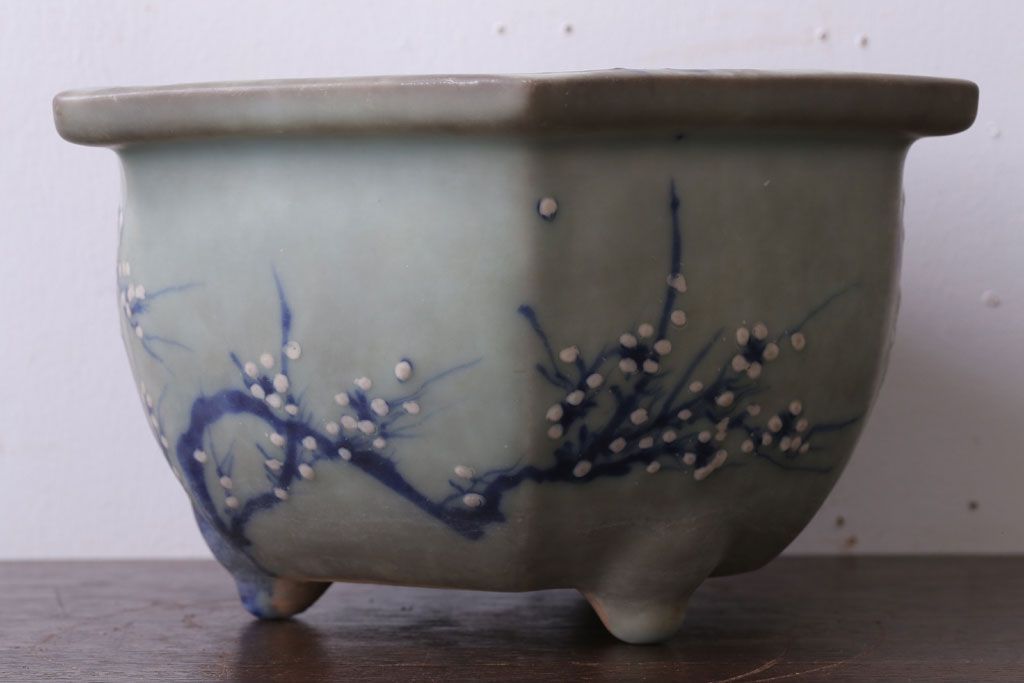 アンティーク雑貨　古民具・骨董　梅の図　青磁植木鉢　六角型(1)