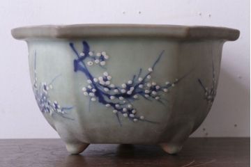 アンティーク雑貨　古民具・骨董　梅の図　青磁植木鉢　六角型(1)