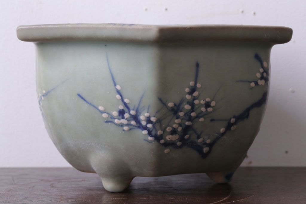 アンティーク雑貨　古民具・骨董　梅の図　青磁植木鉢　六角型(1)