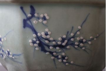 アンティーク雑貨　古民具・骨董　梅の図　青磁植木鉢　六角型(1)