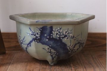 アンティーク雑貨　古民具・骨董　梅の図　青磁植木鉢　六角型(2)