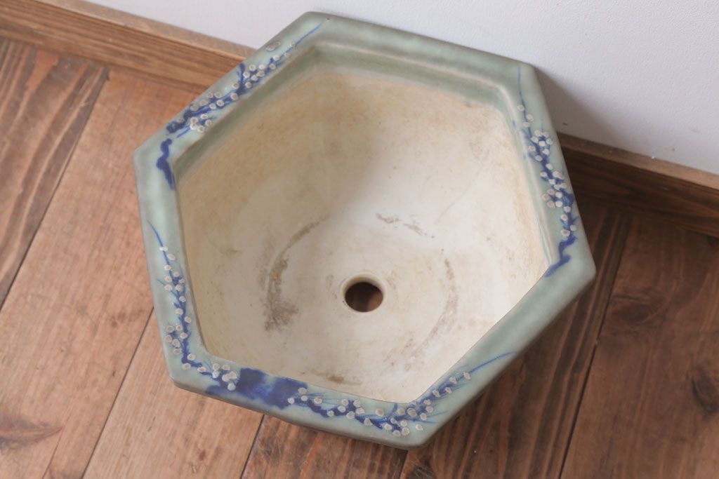 アンティーク雑貨　古民具・骨董　梅の図　青磁植木鉢　六角型(2)
