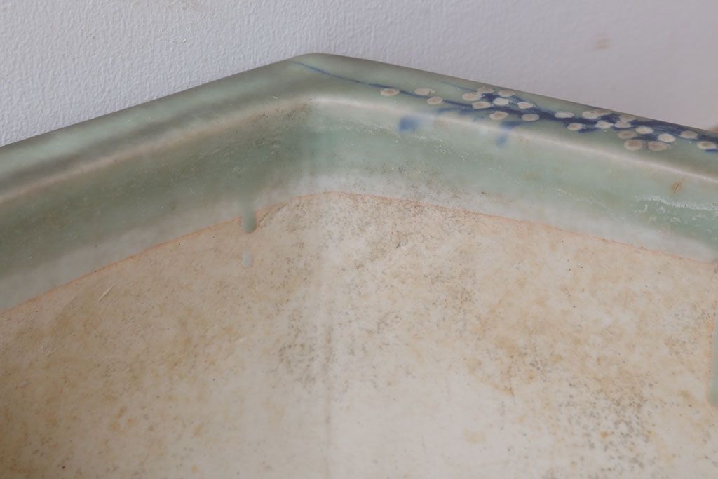 アンティーク雑貨　古民具・骨董　梅の図　青磁植木鉢　六角型(2)