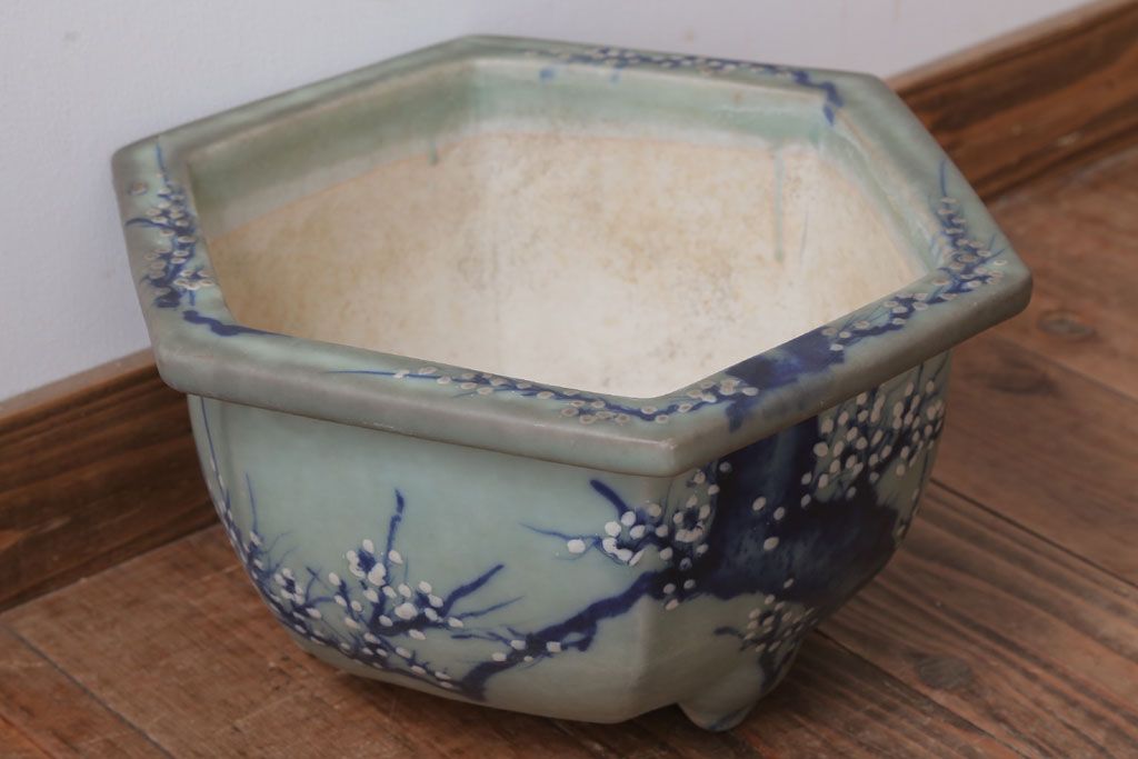 アンティーク雑貨　古民具・骨董　梅の図　青磁植木鉢　六角型(2)