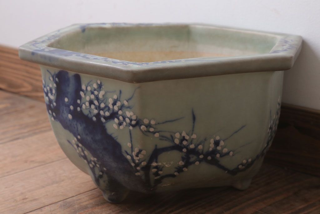 アンティーク雑貨　古民具・骨董　梅の図　青磁植木鉢　六角型(2)