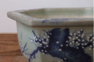 アンティーク雑貨　古民具・骨董　梅の図　青磁植木鉢　六角型(2)