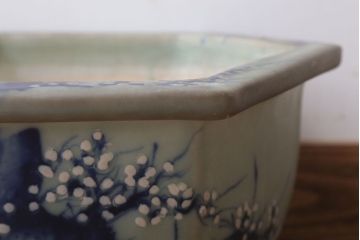 アンティーク雑貨　古民具・骨董　梅の図　青磁植木鉢　六角型(2)