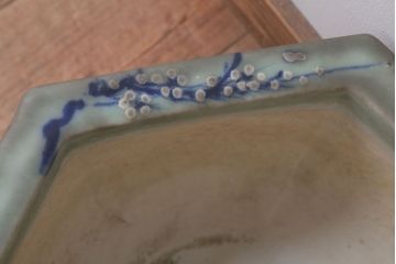 アンティーク雑貨　古民具・骨董　梅の図　青磁植木鉢　六角型(2)