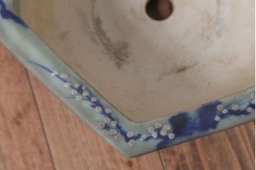 アンティーク雑貨　古民具・骨董　梅の図　青磁植木鉢　六角型(2)