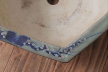 アンティーク雑貨　古民具・骨董　梅の図　青磁植木鉢　六角型(2)