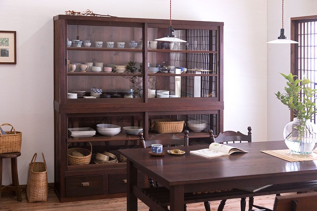 アンティーク家具　和製アンティークの二段重ね収納棚(2)