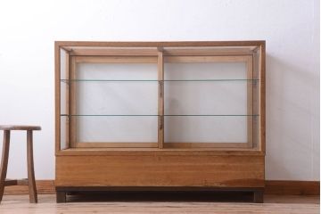 レトロ家具　昭和レトロ　古い木製のシンプルなアンティークガラスケース(ショーケース)(3)