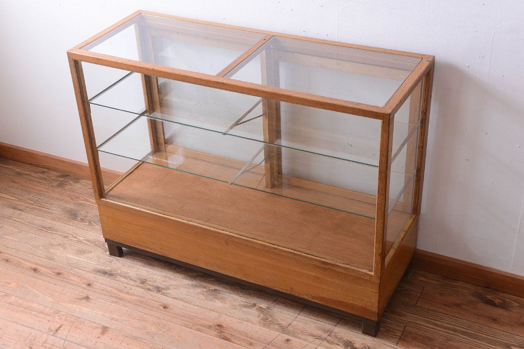 レトロ家具　昭和レトロ　古い木製のシンプルなアンティークガラスケース(ショーケース)(3)