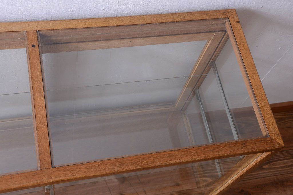 レトロ家具　昭和レトロ　古い木製のシンプルなアンティークガラスケース(ショーケース)(3)