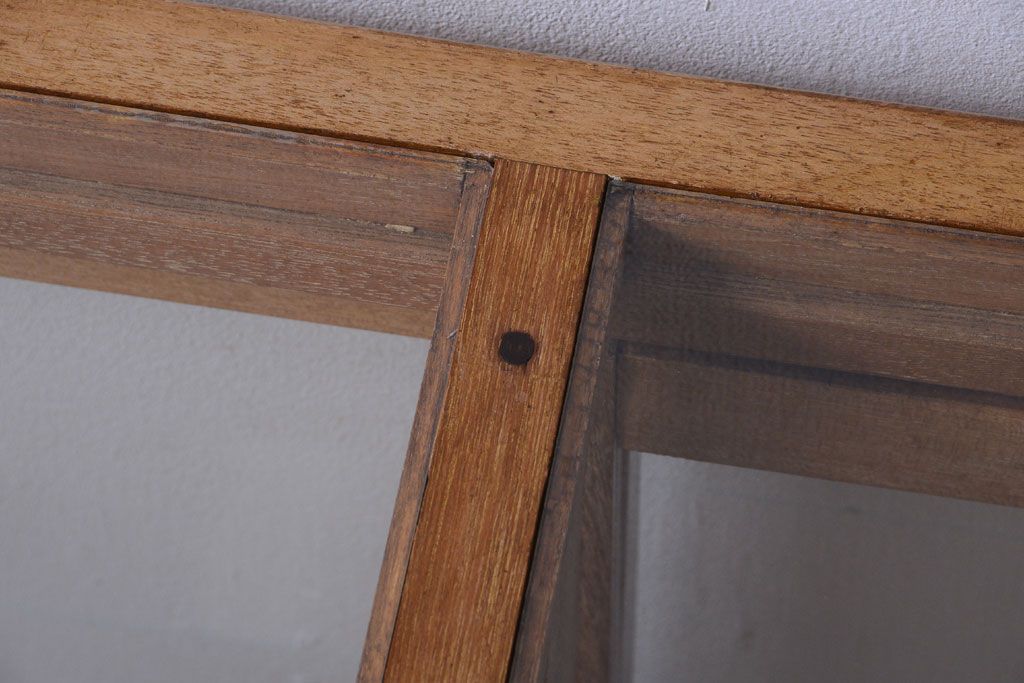 レトロ家具　昭和レトロ　古い木製のシンプルなアンティークガラスケース(ショーケース)(3)