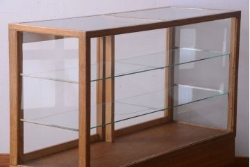 レトロ家具　昭和レトロ　古い木製のシンプルなアンティークガラスケース(ショーケース)(3)