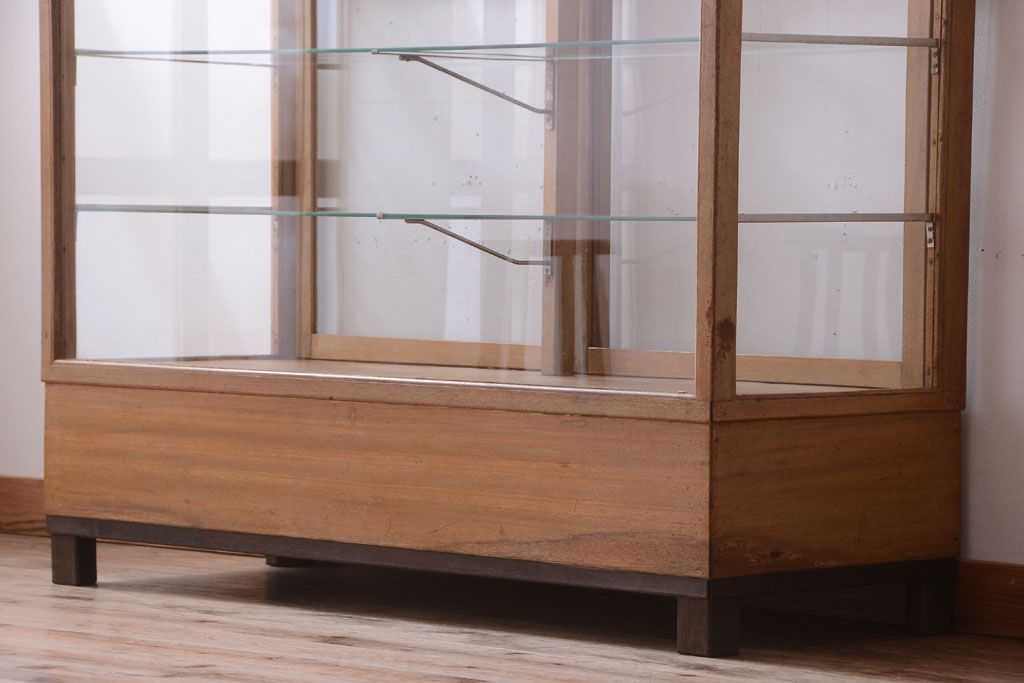 レトロ家具　昭和レトロ　古い木製のシンプルなアンティークガラスケース(ショーケース)(3)