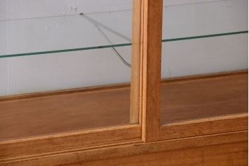 レトロ家具　昭和レトロ　古い木製のシンプルなアンティークガラスケース(ショーケース)(3)