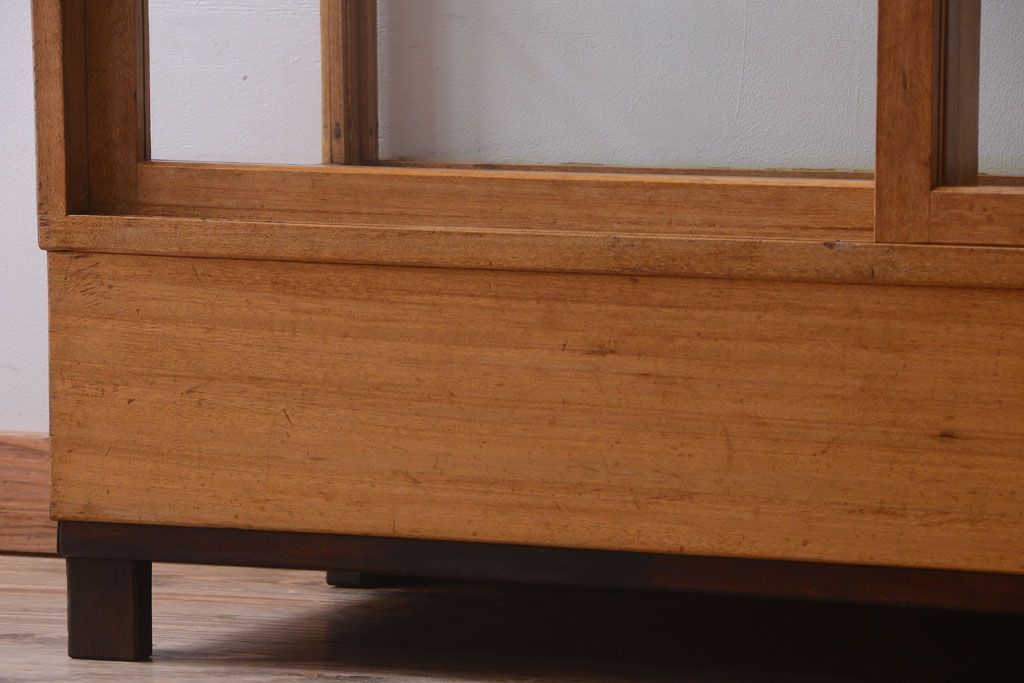 レトロ家具　昭和レトロ　古い木製のシンプルなアンティークガラスケース(ショーケース)(3)