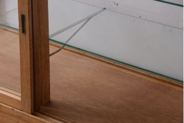 レトロ家具　昭和レトロ　古い木製のシンプルなアンティークガラスケース(ショーケース)(3)