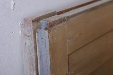 アンティーク　ルーバー風デザインがおしゃれな引き戸2枚セット(雨戸)(2)