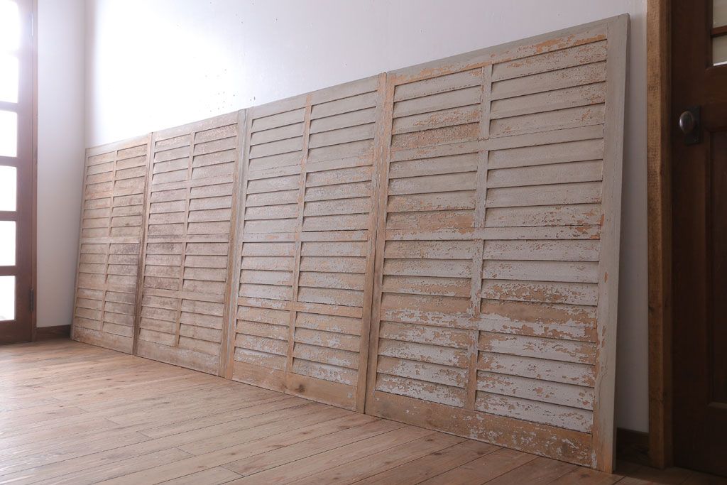 アンティーク　ルーバー風デザインがおしゃれな引き戸4枚セット(雨戸)