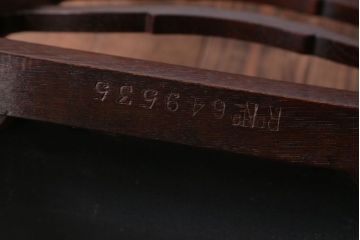 アンティーク家具　イギリスアンティーク　オーク材の優雅なツイストレッグダイニングチェア(1)
