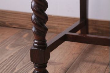 アンティーク家具　イギリスアンティーク　オーク材の優雅なツイストレッグダイニングチェア(2)