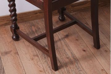 アンティーク家具　イギリスアンティーク　オーク材の優雅なツイストレッグダイニングチェア(2)