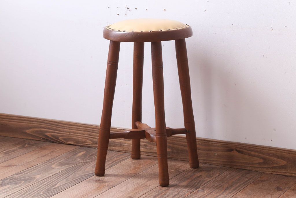 レトロ家具　アンティーク　本革座面のレトロなスツール