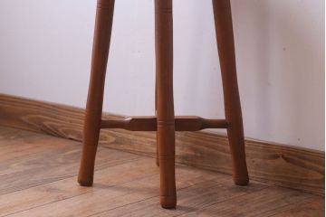 レトロ家具　アンティーク　本革座面のレトロなスツール