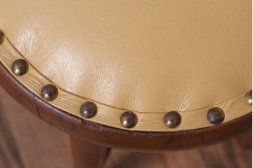 レトロ家具　アンティーク　本革座面のレトロなスツール